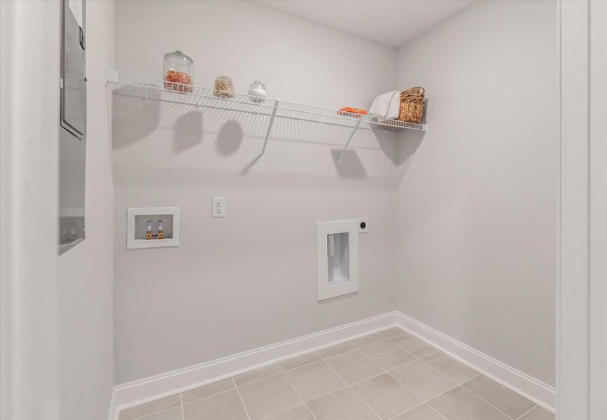 Spacious, unfurnished interior of a new home in , Charleston (Image 18).