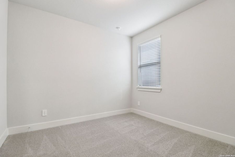 Spacious, unfurnished interior of a new home in Sagebrooke - Premier Series, San Antonio (Image 24).