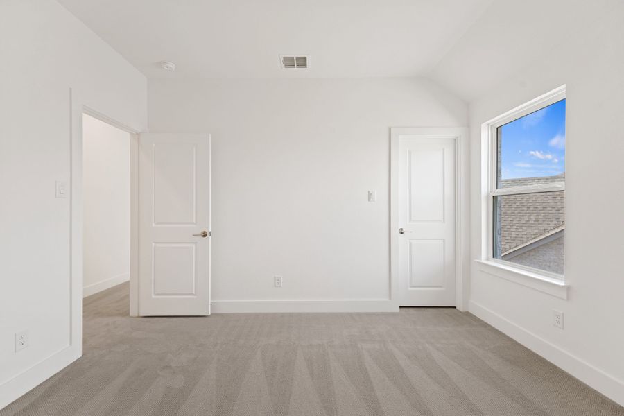 Spacious, unfurnished interior of a new home in Union Park, Little Elm (Image 27).