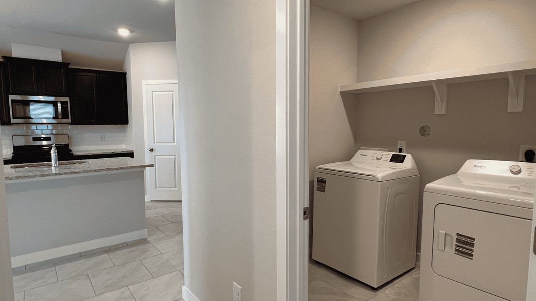 Furnished interior view inside a new home in Saratoga Crossing, Corpus Christi (Image 7).