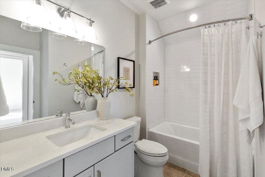 063-7824 Ailesbury Rd 063-7824 Ailesbury Rd