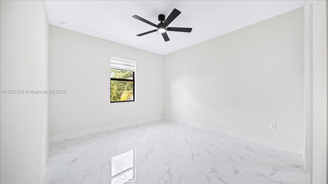 Spacious, unfurnished interior of a new home in , Lehigh Acres (Image 19).