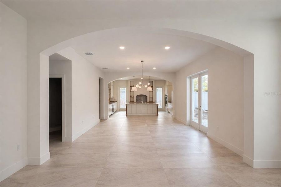 Spacious, unfurnished interior of a new home in , Winter Park (Image 10).