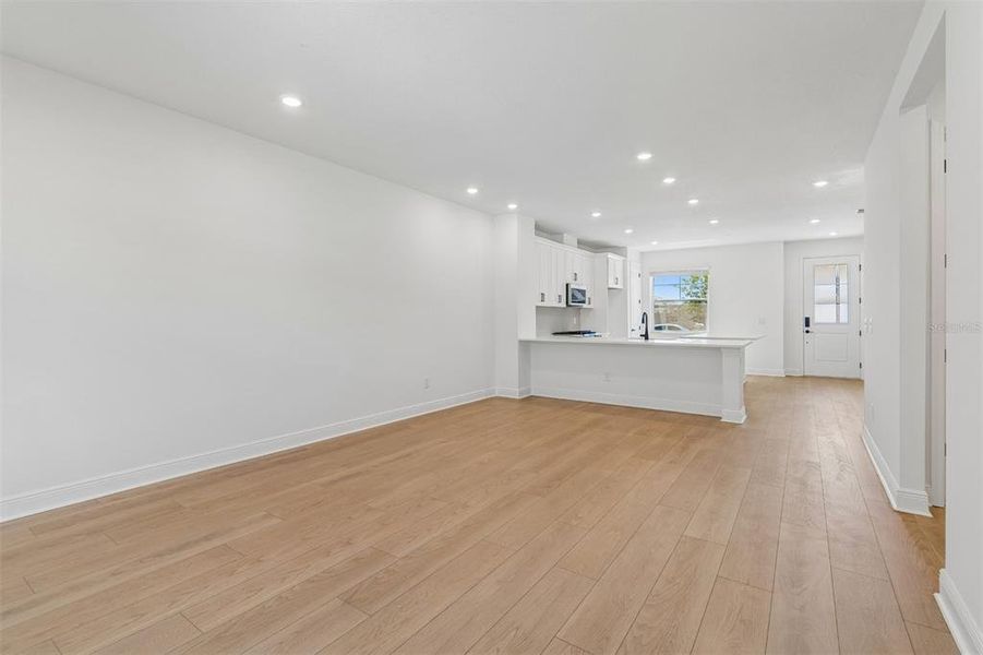 Spacious, unfurnished interior of a new home in SeaFlower, Bradenton (Image 23).