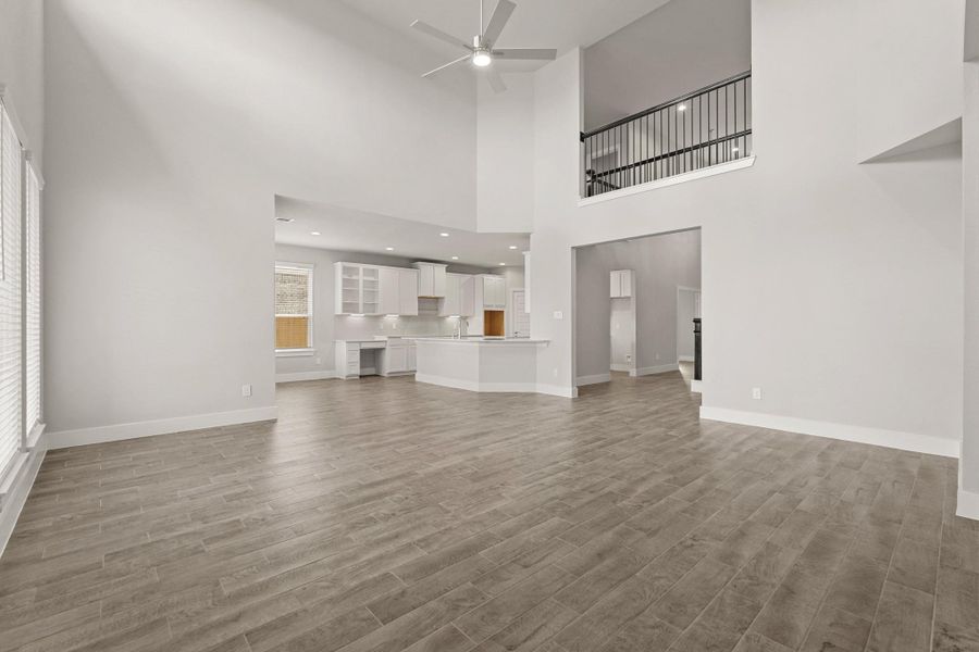 Spacious, unfurnished interior of a new home in Briarwood Crossing, Rosenberg (Image 15).