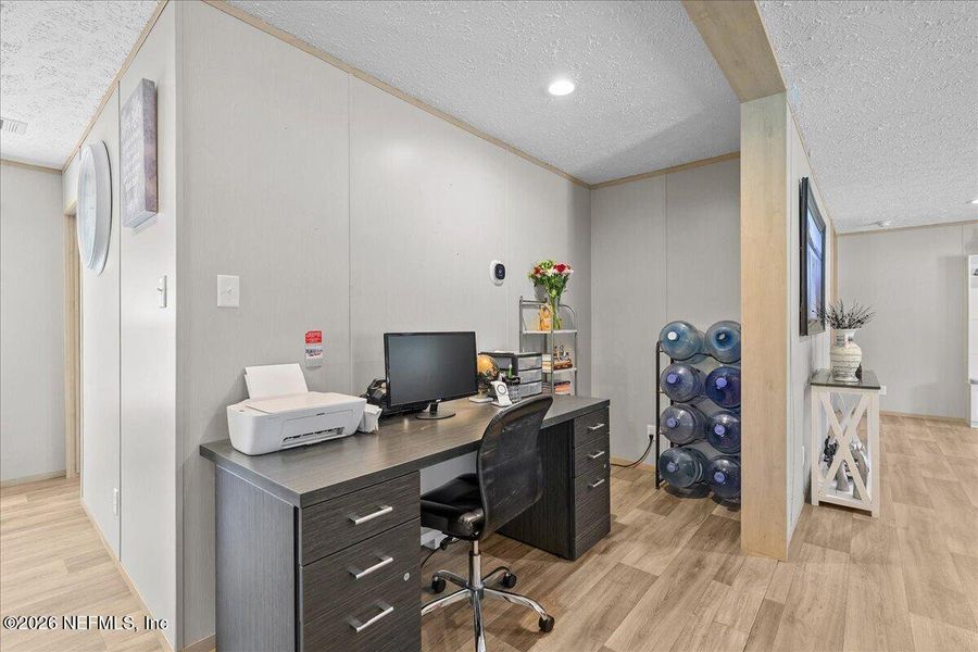 Furnished interior view inside a new home in , Palatka (Image 25).