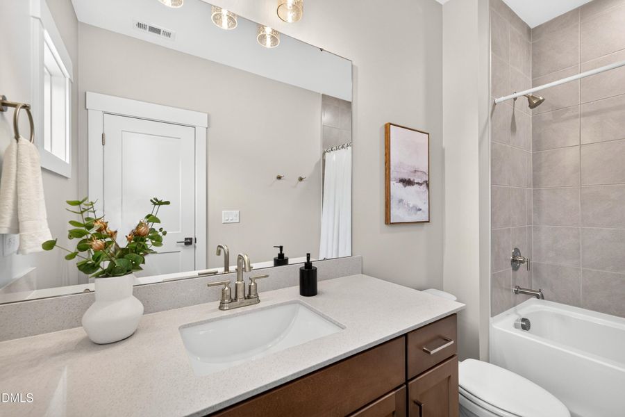 Full Bathroom (Model Home) Full Bathroom (Model Home)