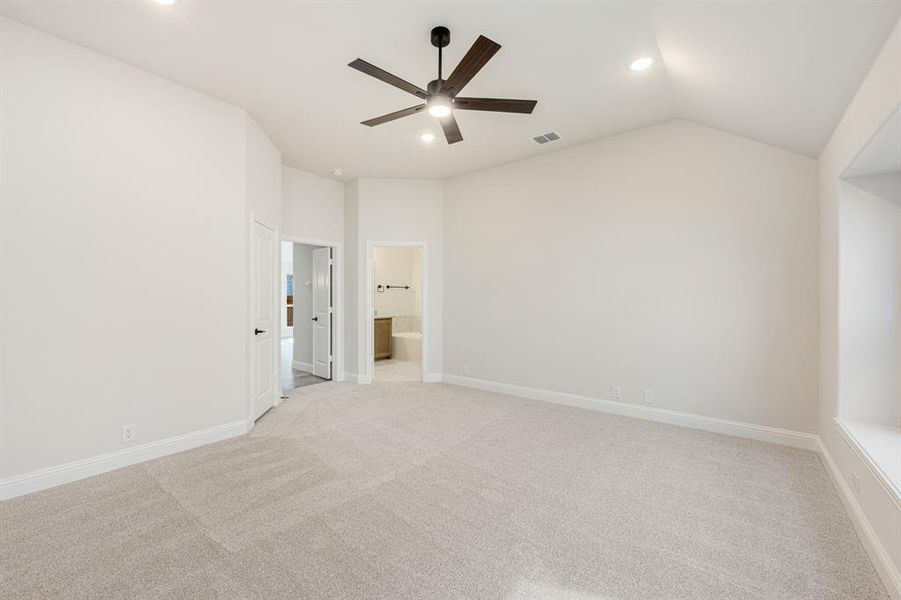 Spacious, unfurnished interior of a new home in Hulen Trails Classic 50, Fort Worth (Image 18). Spacious, unfurnished interior of a new home in Hulen Trails Classic 50, Fort Worth (Image 18).