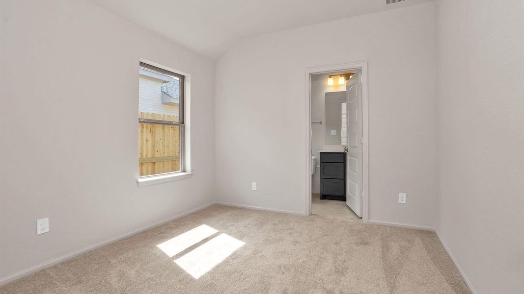 Spacious, unfurnished interior of a new home in Candela, Richmond (Image 9).