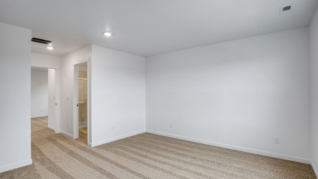 Spacious, unfurnished interior of a new home in Tailholt, Severance (Image 22).