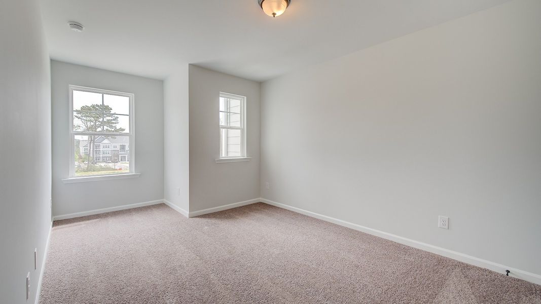 Spacious, unfurnished interior of a new home in Langley Overlook, Loganville (Image 23).