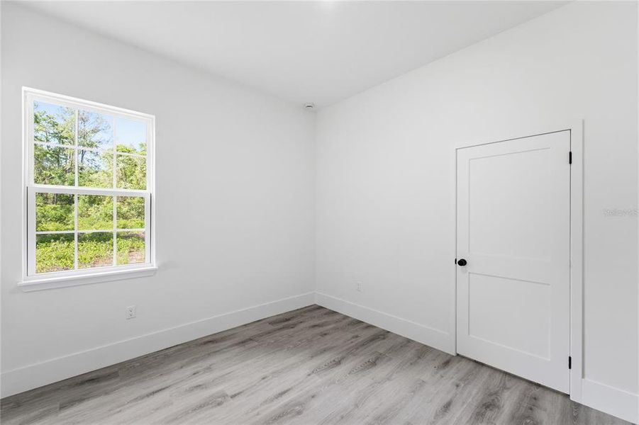 Spacious, unfurnished interior of a new home in , Dunnellon (Image 18).