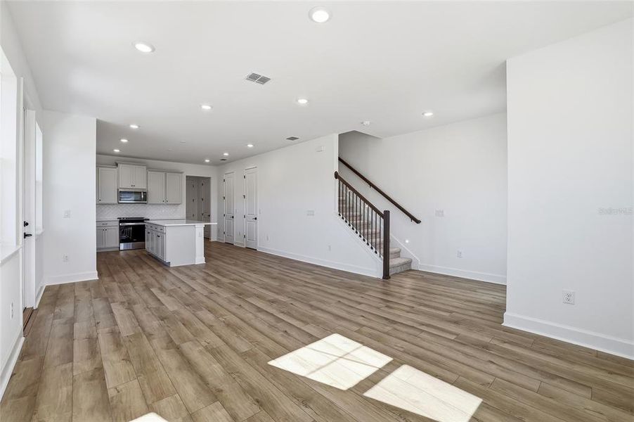 Spacious, unfurnished interior of a new home in , Valrico (Image 30).