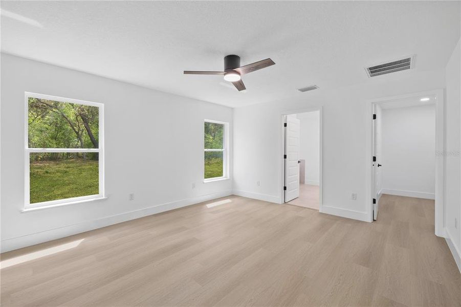 Spacious, unfurnished interior of a new home in , Dunnellon (Image 36).