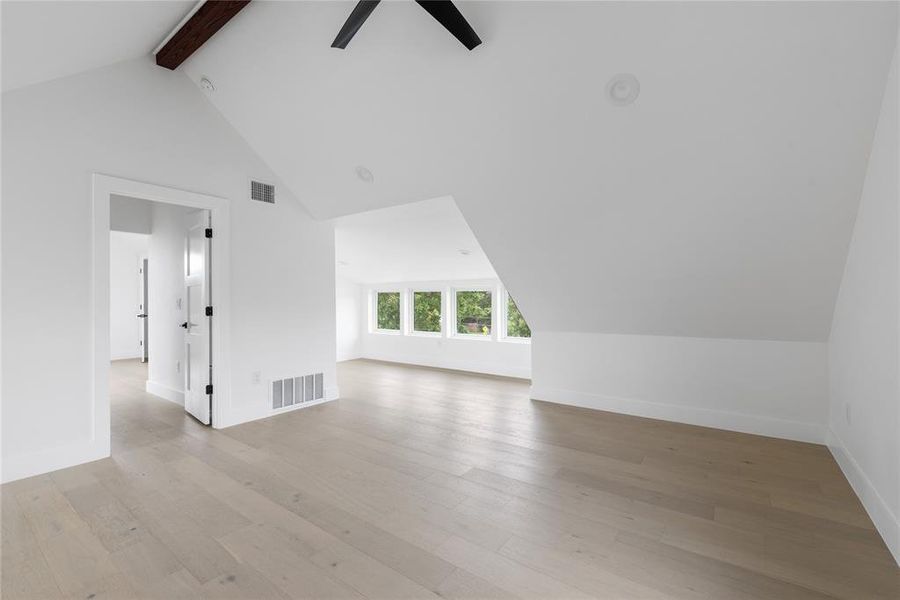 Spacious, unfurnished interior of a new home in , Austin (Image 35).