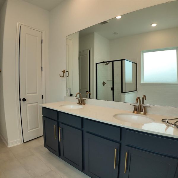 Furnished interior view inside a new home in Wildrye, Waller (Image 7). Furnished interior view inside a new home in Wildrye, Waller (Image 7).