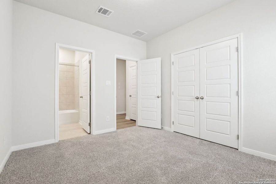 Spacious, unfurnished interior of a new home in , Cibolo (Image 50).