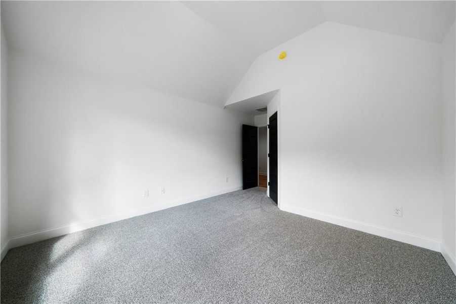 Spacious, unfurnished interior of a new home in , Dallas (Image 29).