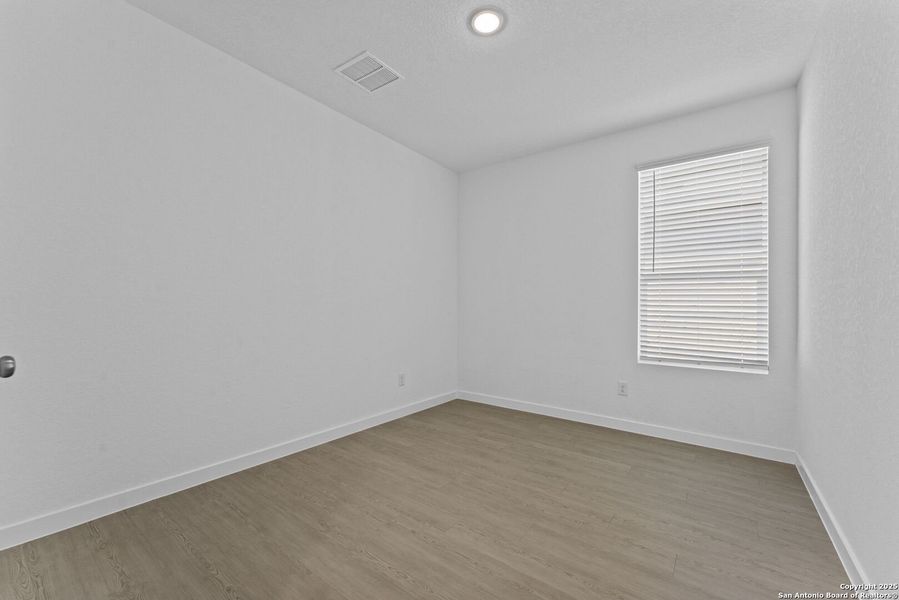Spacious, unfurnished interior of a new home in , New Braunfels (Image 24).