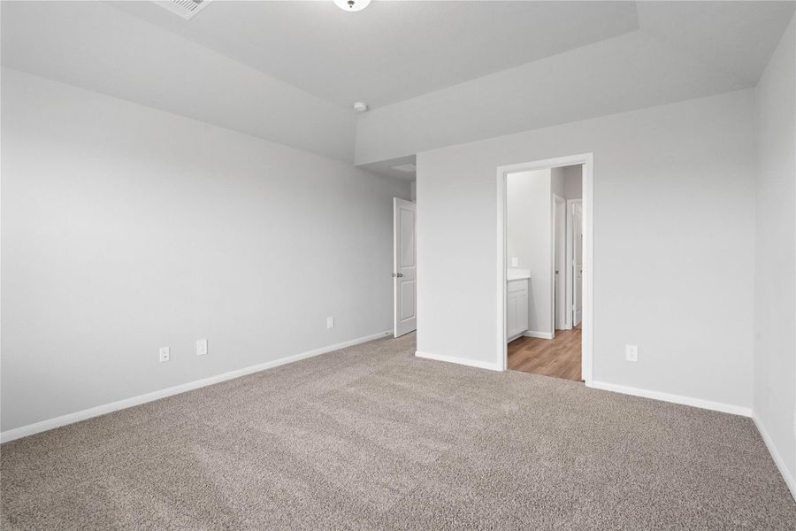 Spacious, unfurnished interior of a new home in Montgomery Ridge, Montgomery (Image 28).