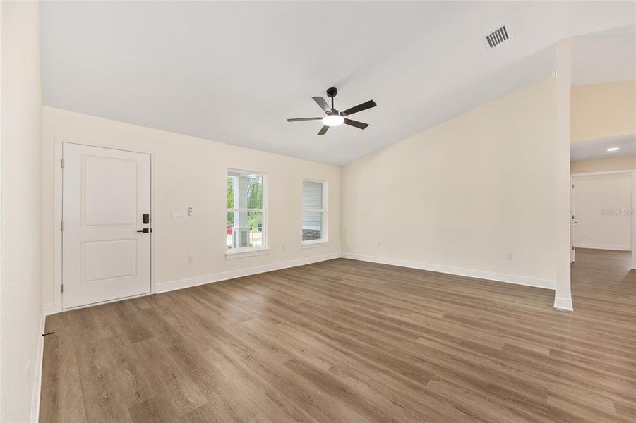 Spacious, unfurnished interior of a new home in , Dunnellon (Image 29). Spacious, unfurnished interior of a new home in , Dunnellon (Image 29).