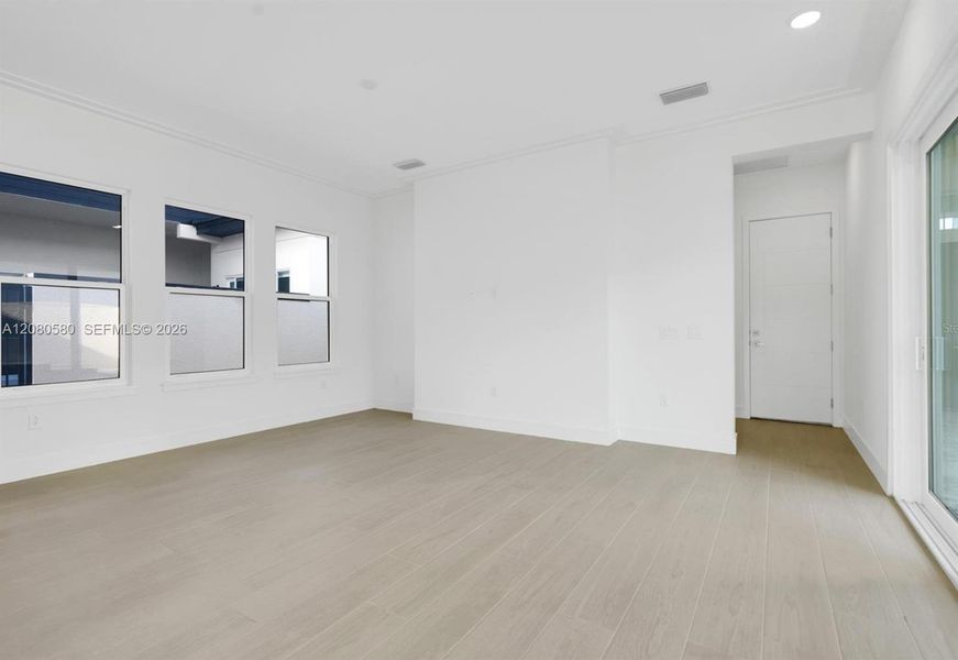 Spacious, unfurnished interior of a new home in Hampton Green at Providence, Davenport (Image 20). Spacious, unfurnished interior of a new home in Hampton Green at Providence, Davenport (Image 20).