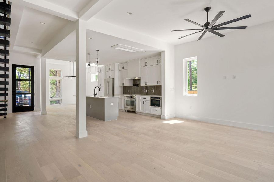 Spacious, unfurnished interior of a new home in , Austin (Image 28).