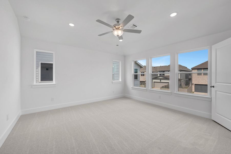 Spacious, unfurnished interior of a new home in The Retreat at Harvest, Argyle (Image 20). Spacious, unfurnished interior of a new home in The Retreat at Harvest, Argyle (Image 20).