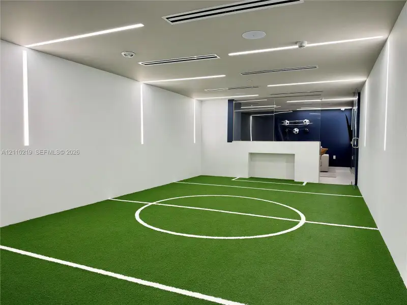 Community amenities in , Hallandale Beach (Image 30).