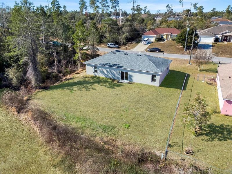 Exterior details and patio area of a home in , Ocala (Image 4).