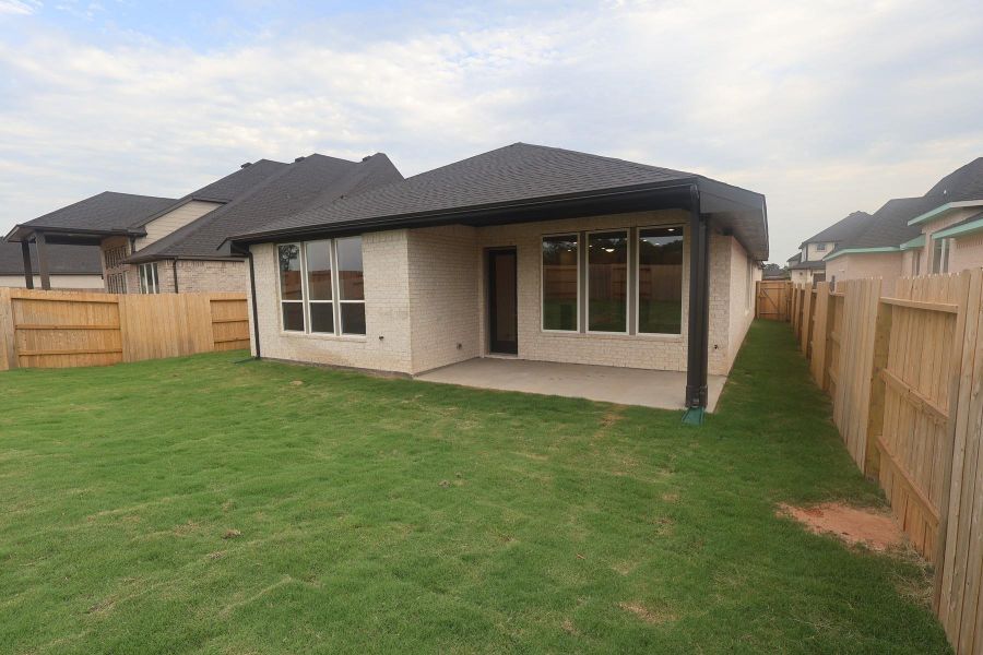 Exterior details and patio area of a home in Clopton Farms, Montgomery (Image 3).