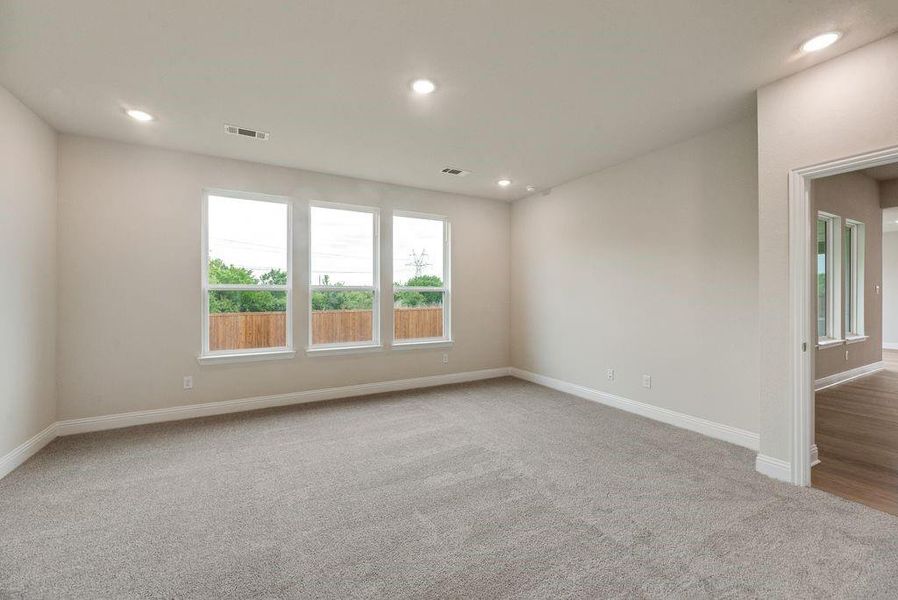 Spacious, unfurnished interior of a new home in Creekside of Crowley, Crowley (Image 18).
