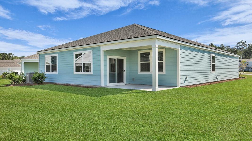 Exterior details and patio area of a home in Hillcrest, Ravenel (Image 4).