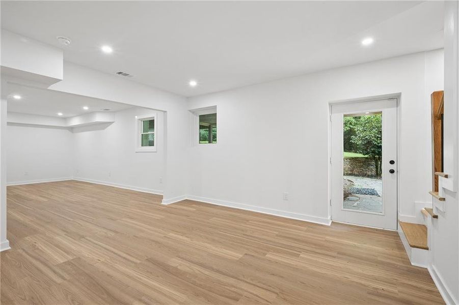 Spacious, unfurnished interior of a new home in , Atlanta (Image 64).