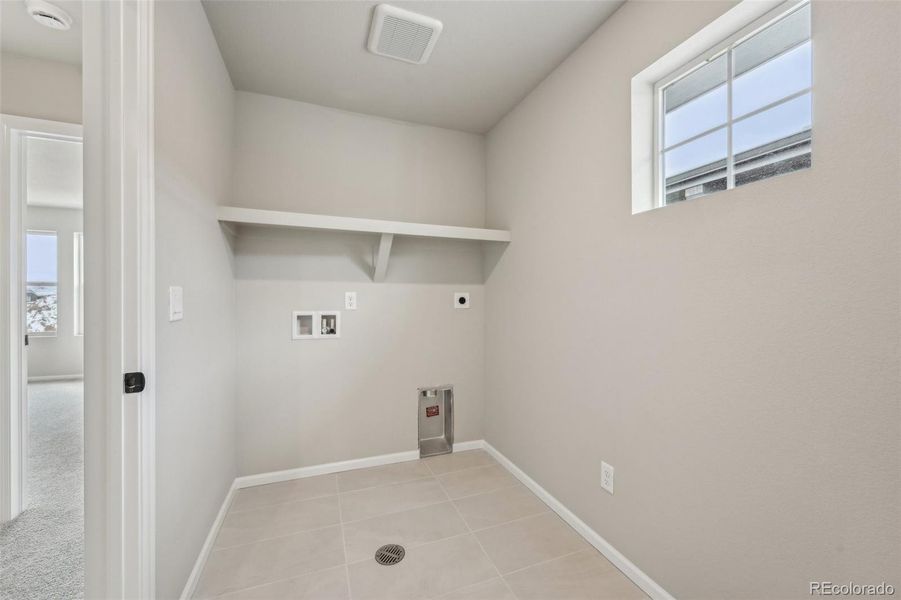 Spacious, unfurnished interior of a new home in The Villas Collection at Sterling Ranch, Littleton (Image 34).