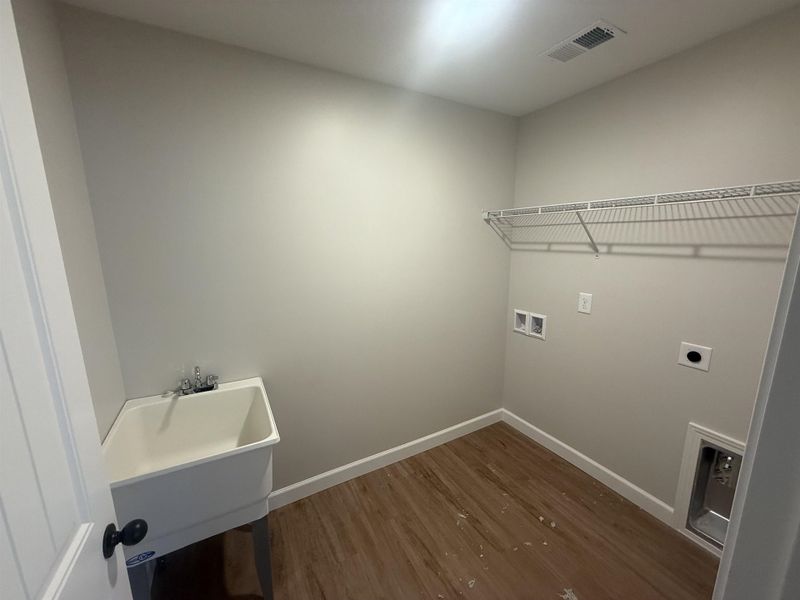 Spacious, unfurnished interior of a new home in Mills Gin, Campobello (Image 12).