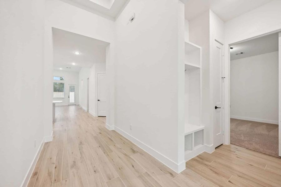 REPRESENTATIVE OF FLOOR PLAN ONLY REPRESENTATIVE OF FLOOR PLAN ONLY