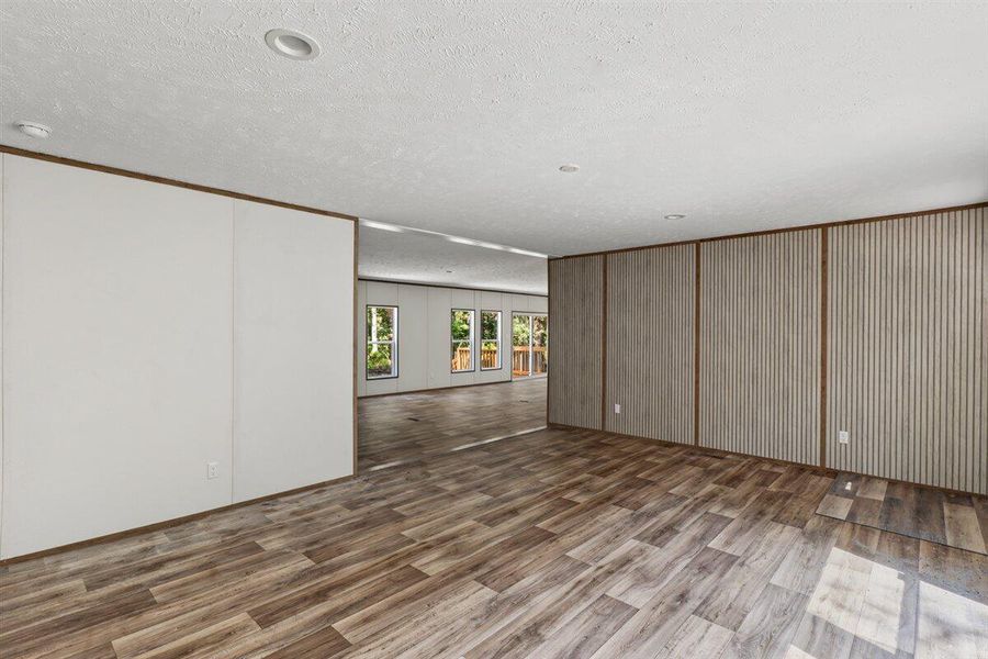 Spacious, unfurnished interior of a new home in , Cordesville (Image 26).