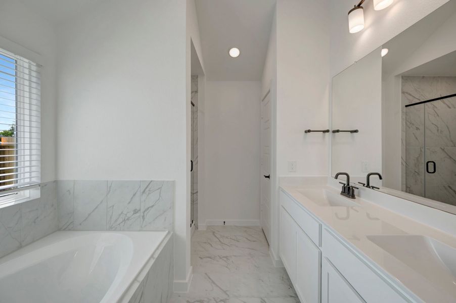 Owner's Bathroom Owner's Bathroom