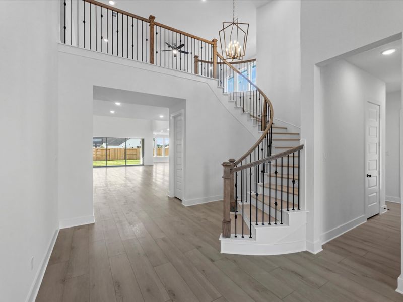 Spacious, unfurnished interior of a new home in Sienna 80′, Missouri City (Image 20). Spacious, unfurnished interior of a new home in Sienna 80′, Missouri City (Image 20).