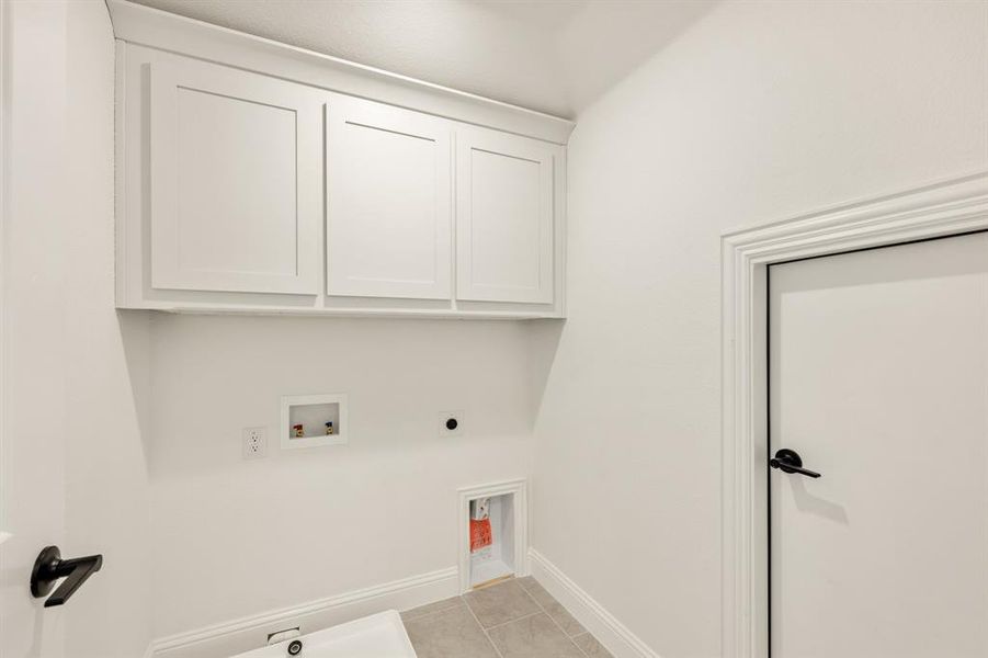 Furnished interior view inside a new home in Painted Tree Woodland District 50, McKinney (Image 12). Furnished interior view inside a new home in Painted Tree Woodland District 50, McKinney (Image 12).