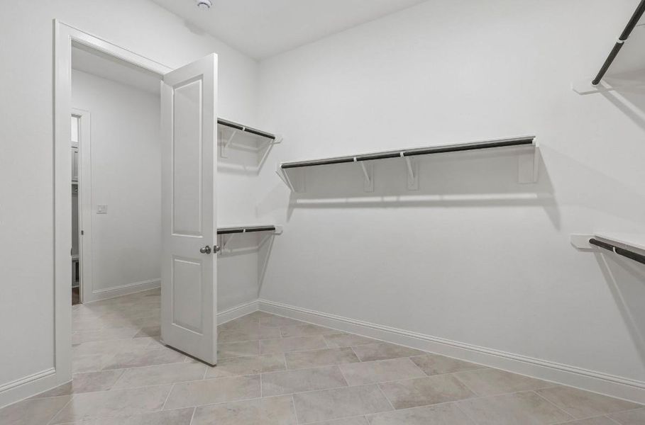Spacious, unfurnished interior of a new home in The Grand Prairie 60', Hockley (Image 13).
