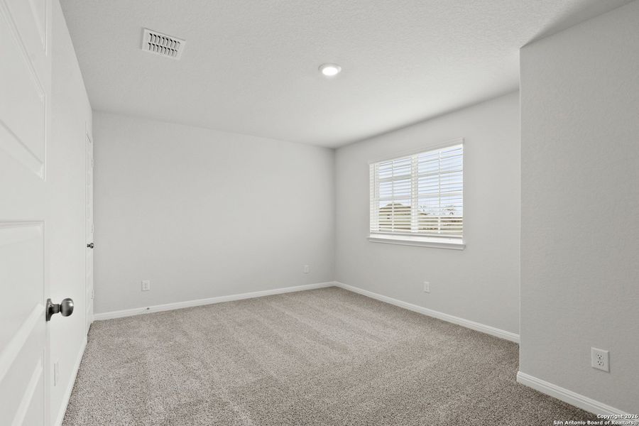 Spacious, unfurnished interior of a new home in Cinco Lakes, San Antonio (Image 19).