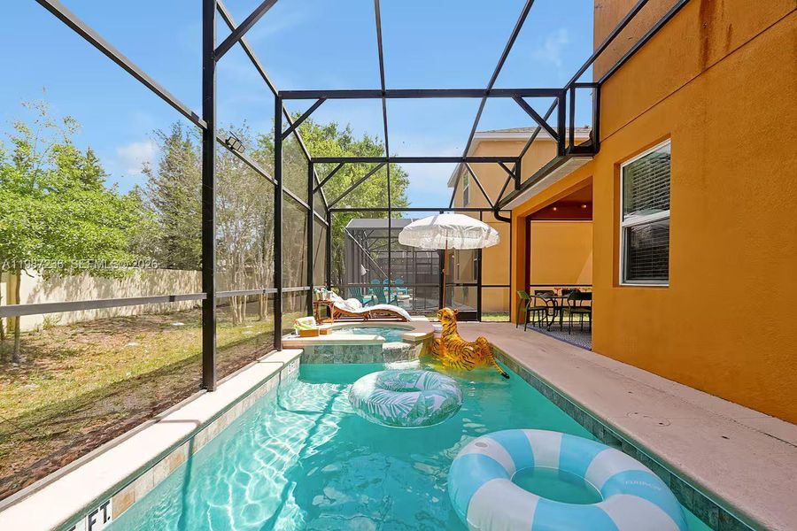 Exterior details and patio area of a home in , Kissimmee (Image 21).