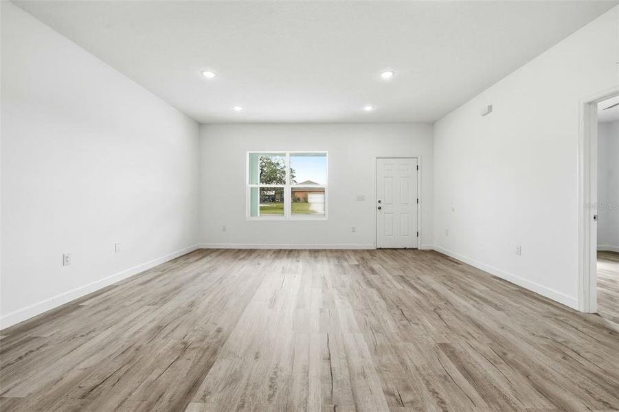 Spacious, unfurnished interior of a new home in , Haines City (Image 70).