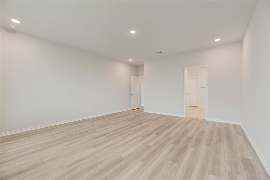 Spacious, unfurnished interior of a new home in Valencia On The Lake, Little Elm (Image 12).