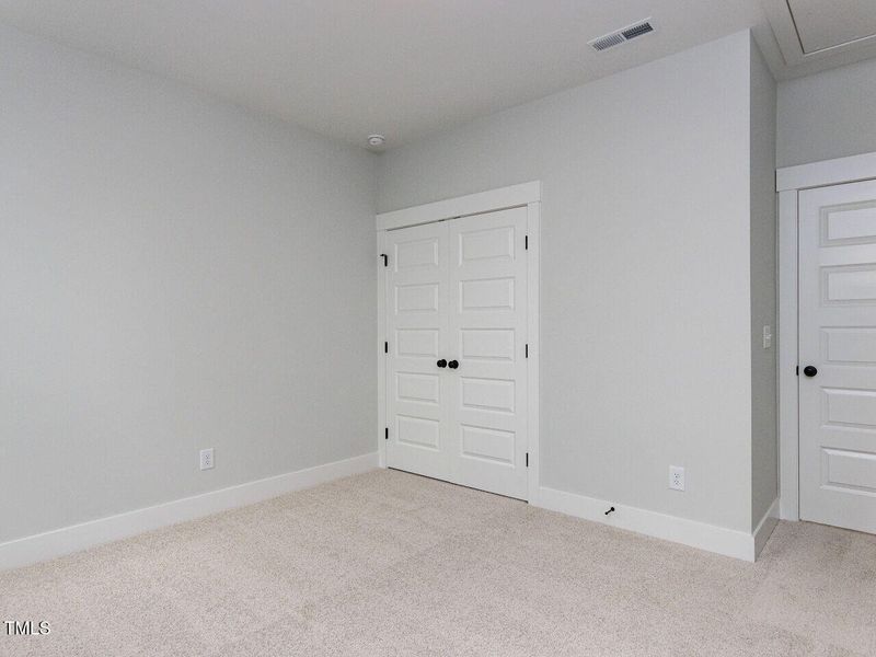 027-1280x960-bedroom