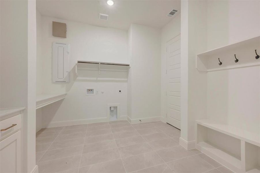 Spacious, unfurnished interior of a new home in Pecan Square – Classics, Northlake (Image 25).