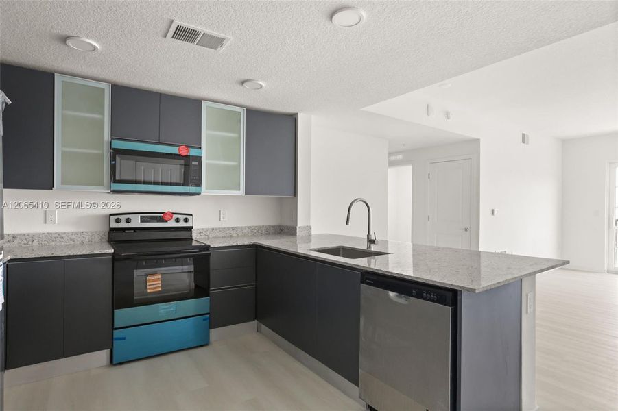 Furnished interior view inside a new home in , Orlando (Image 28).