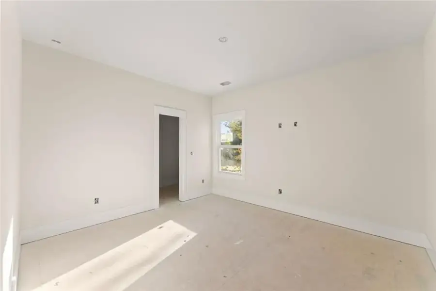 Image 32 of a home in .